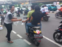 Arema di Bogor Bagi-Bagi Takjil