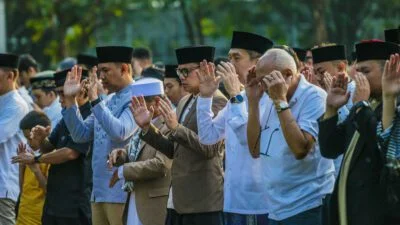 Ribuan Umat Muslim Padati Taman Reinwardt Kebun Raya Bogor Salat idulfitri 2023 di kebun raya bogor