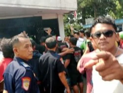 Aksi Anarkis Oknum Sopir Angkot Saat Demo Bisa Terjerat Hukum aksi anarkis oknum sopir angkot