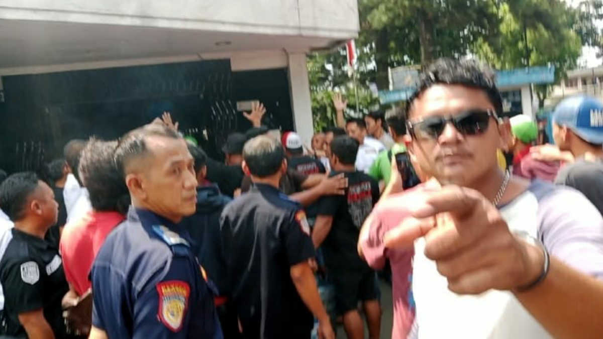 aksi anarkis oknum sopir angkot