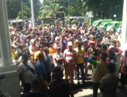 Minta Berlakukan Tarif BisKita, Ratusan Sopir Angkot Geruduk Balai Kota Bogor Tarif Biskita