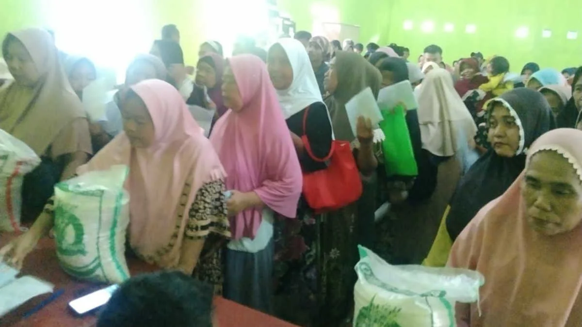 Pasca Lebaran, Desa Argapura Bagikan 1.520 Beras Untuk Warganya argapura