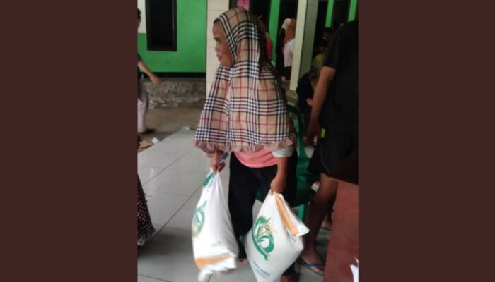 KPM Bansos Beras Desa Karyasari Leuwiliang