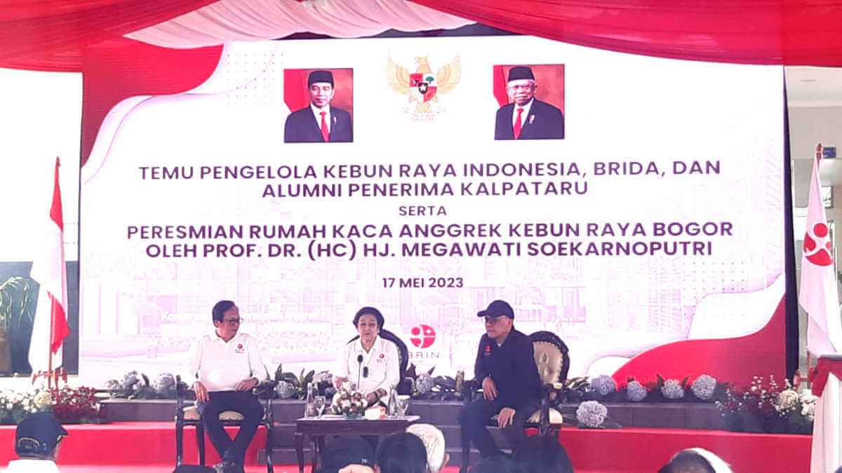 Megawati Resmikan Rumah Kaca Anggrek Soedjana Kasian di KRB