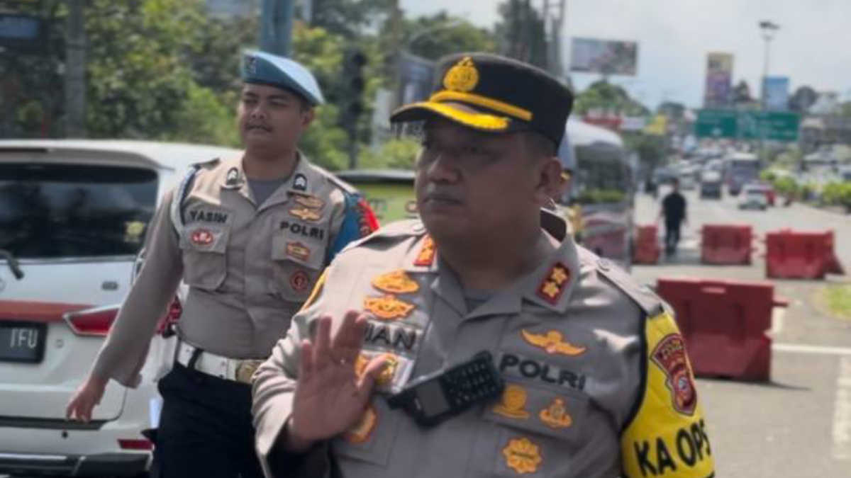 Akhir Pekan Polres Bogor Berikan Pelayanan Terbaik Kepada Wisatawan Puncak Akhir Pekan Polres Bogor Berikan Pelayanan Terbaik Kepada Wisatawan Puncak