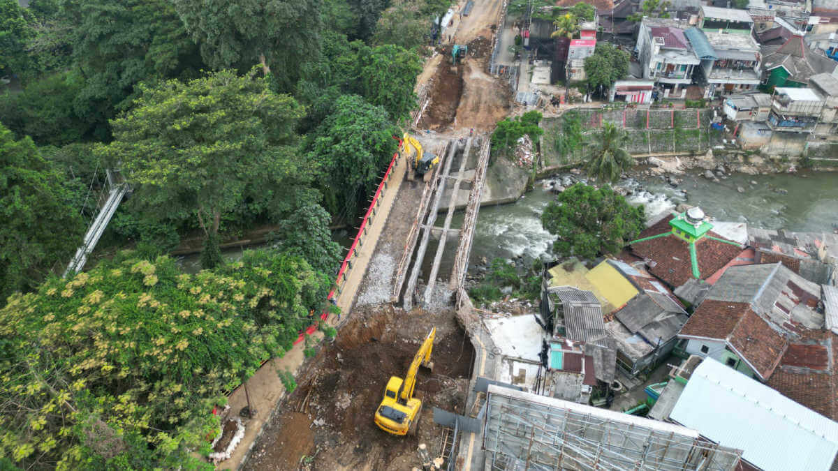 Revitalisasi jembatan otista