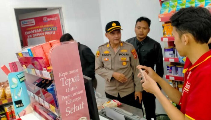 Karyawan Mini Market 24 Jam Disekap Perampok Bergolok