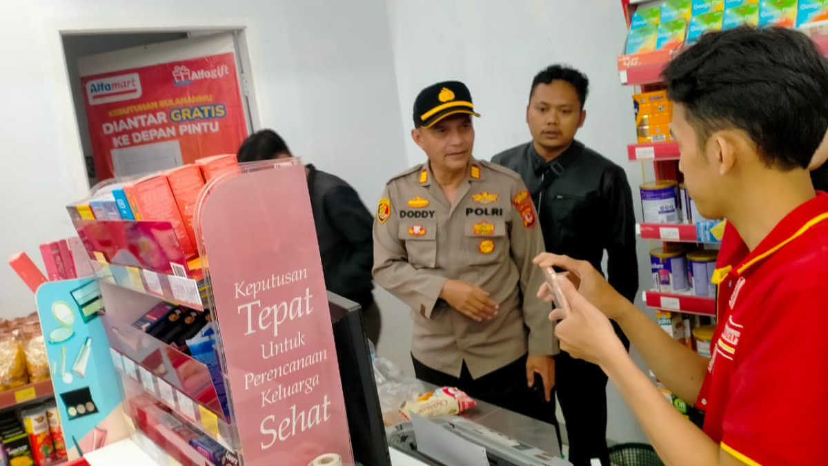 2 Karyawan Mini Market 24 Jam Disekap Perampok Bergolok