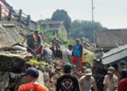 3 Rumah Warga Gunung Batu Tertimpa Longsor