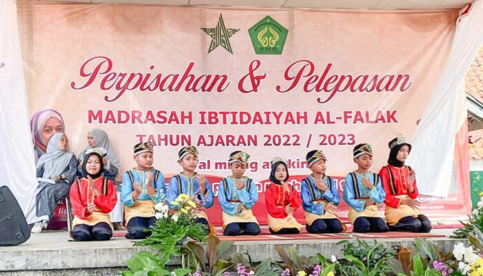 Pentas Seni Meriahkan Perpisahan Siswa MI Al-Falak Kota Bogor