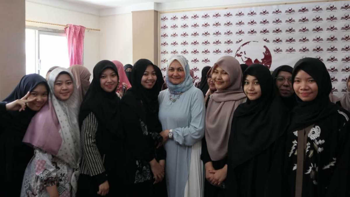 Simposium Perempuan di Ma'had Al-Azhar Kairo