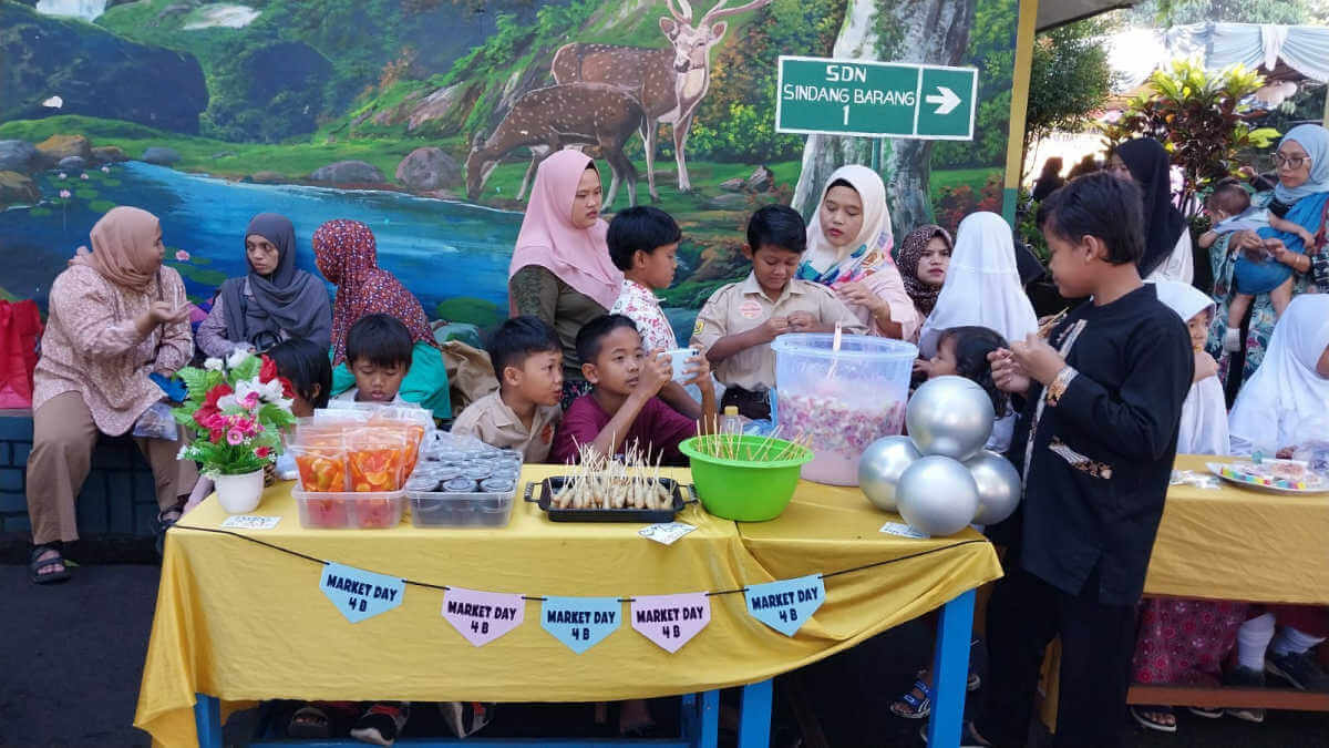 SDN Sindang Barang 1 Bogor Gelar Pentas Seni dan Bazar Bazar SDN Sindang Barang 1