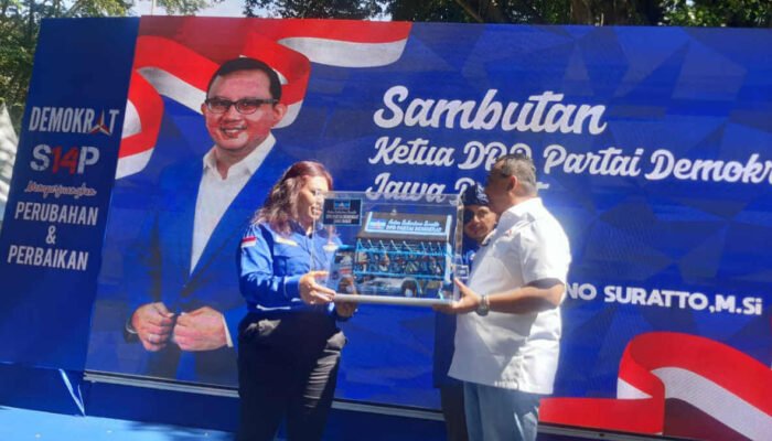 DPC Partai Demokrat Kota Bogor Lantik 800 Pengurus Ranting