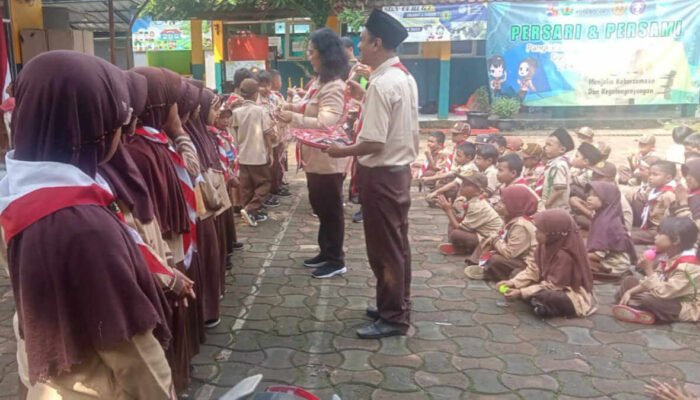 Persari dan Persami SDN Curug 1 Latih Kedisiplinan dan Kemandirian Persari dan Persami SDN Curug 1 Latih Kedisiplinan dan Kemandirian