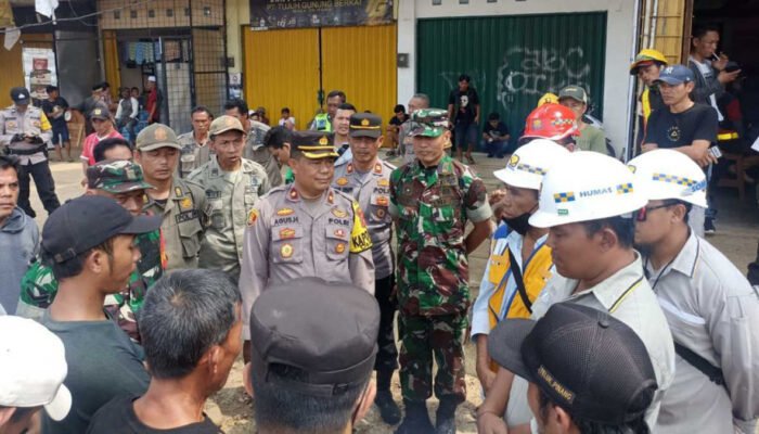 Warga Tuntut Pemerintah Percepat Perbaikan Jembatan Cikereteg