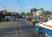 Hilang Konsentrasi, Mobil Tabrak Tiang Listrik di Kemang Bogor