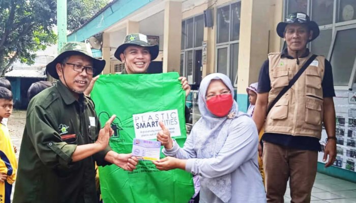 Sukseskan Bogor Bebas Sampah Plastik, BSU Kenanga Babakan Edukasi para Pelajar 3