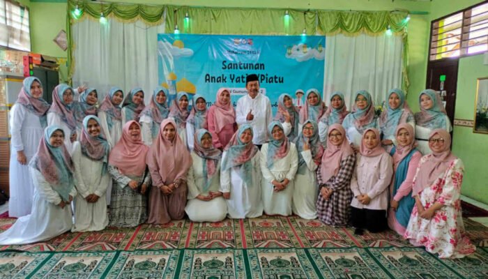 SDN Gunung Batu 2 Santuni 31 Siswa Yatim dan Piatu SDN Gunung Batu 2 Santuni 31 Siswa Yatim dan Piatu