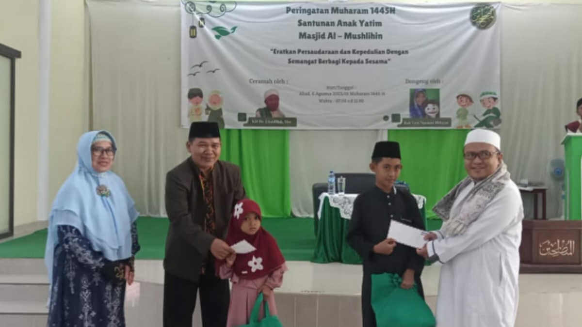 Masjid Al Muslihin Loji Berbagi Kebahagiaan Dengan Anak Yatim
