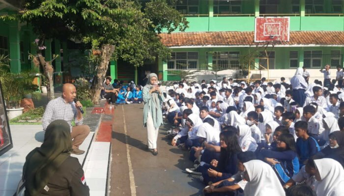 Cegah Kenakalan Remaja, Sat Intelkam dan Tim SKCK Sambangi SMPN 11 Kota Bogor