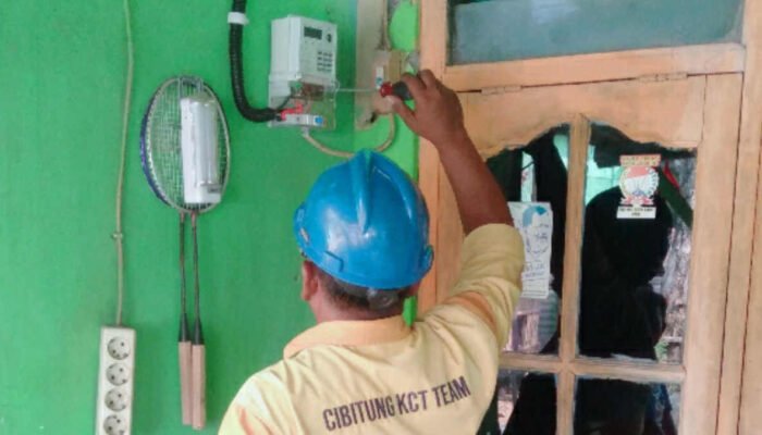 Tahun 2023 PT PLN ULP Cibitung Bekasi Pasang Listrik Gratis Bagi Warga