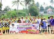 Desa Sukarukun Bekasi Gelar Pertandingan Sepak Bola Veteran