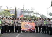 Polwan Polres Bogor Berbagi Jumat Berkah