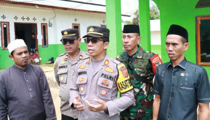 Polri Bantu 100 Paket Beras Untuk Pontren di Ujung Timur Kabupaten Bogor Polri Bantu 100 Paket Beras Untuk Pontren di Ujung Timur Kabupaten Bogor