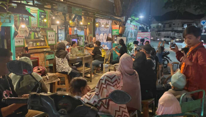 Saung Jurasep Persembahkan Malam Puisi Tuhan di Kala Hujan saung jurasep.