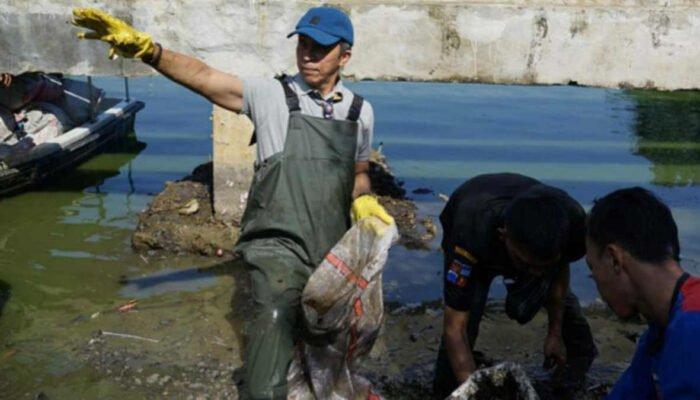 Dedie A. Rachim Pimpin Aksi Bersih-bersih Kawasan Situ Gede