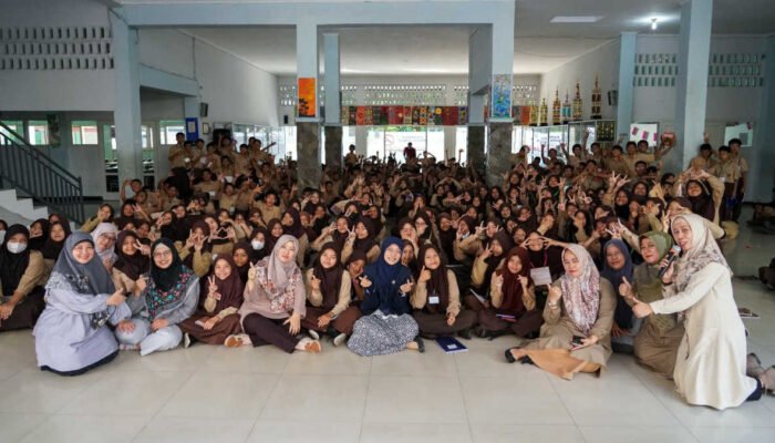 Anna Mariam Fadhilah Ajari Pendidikan Pancasila di SMPN 12 Kota Bogor 4