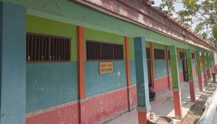 Gedung SDN 02 Karang Satu Bekasi Memprihatinkan, Anggaran Pemeliharaan Kemana?
