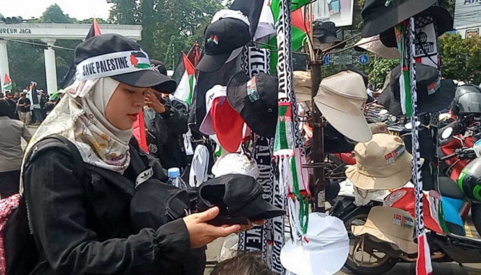 Unik! Aksi Bogor Raya Peduli Palestina Jual Pernak-pernik Bukti Solidaritas
