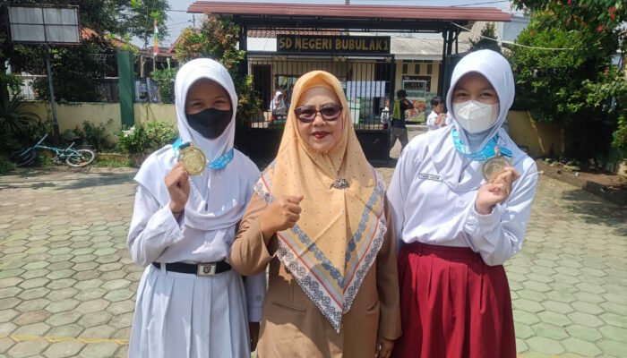 Siswi SDN Bubulak 1 Raih Medali Emas dan Perak di Kejuaraan Pencak Silat Dispora Cup 3