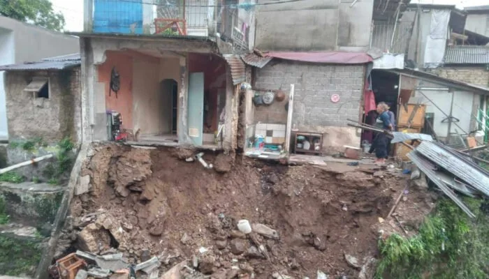 Longsor di Bondongan, Dadang Iskandar Danubrata Bantu Korban Longsor di Bondongan Bogor Selatan, Dadang Iskandar Danubrata Bantu Korban