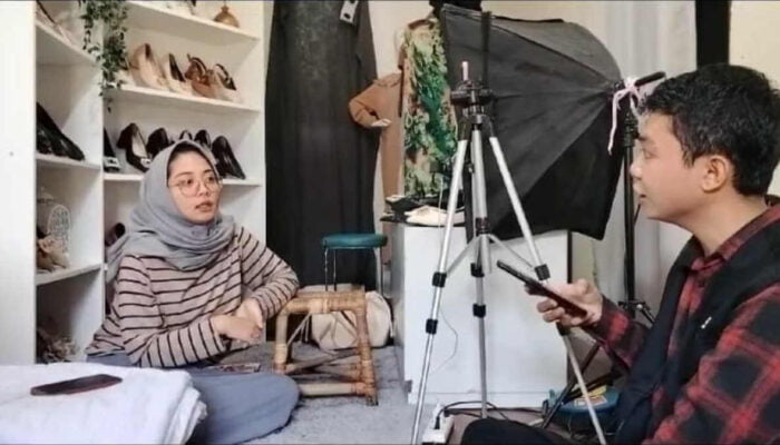 Mengukir Cerita Perjalanan: Aktivitas Mendampingi UMKM Clarisse Shoes