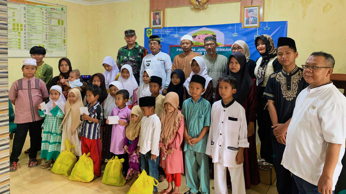 Dekati Akhir Tahun, Pemdes Pasirgaok Santuni 35 Anak Yatim akhir tahun.