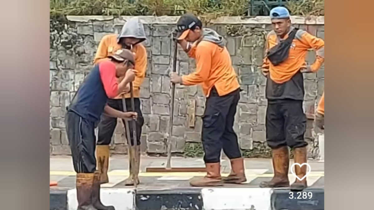 Dinas PUPR Perbaiki Drainase Jembatan Otista Kota Bogor