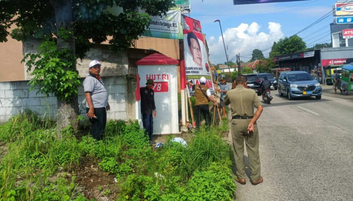 Masa Tenang, Panwascam Rancabungur Tertibkan Alat Peraga Kampanye