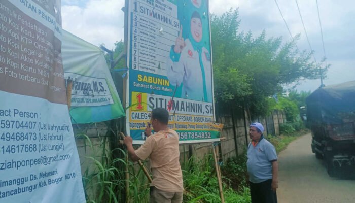 Masa Tenang, Panwascam Rancabungur Tertibkan Alat Peraga Kampanye