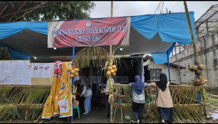Unik, TPS 27 Kelurahan Kencana Usung Konsep Hajatan Tempo Dulu