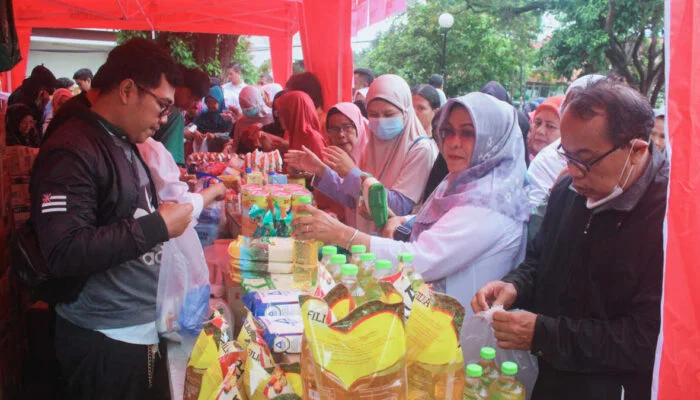 Dinkukmdagin Kota Bogor Gelar Gerakan Pasar Murah di Kelurahan Menteng