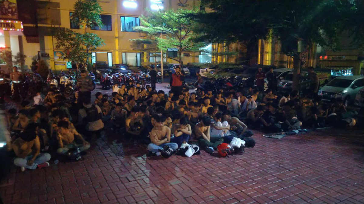 Polisi Amankan Ratusan Anggota Gangster Aliansi Bocimi