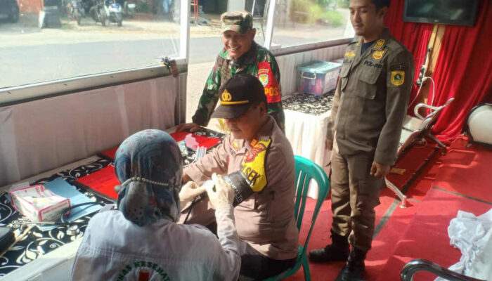 Bhayangkari Dramaga Beri Tali Asih ke Petugas Pospam Lebaran 2024 Bhayangkari Ranting Dramaga Beri Tali Asih ke Petugas Pospam Lebaran 2024