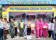 Bhayangkari Dramaga Beri Tali Asih ke Petugas Pospam Lebaran 2024