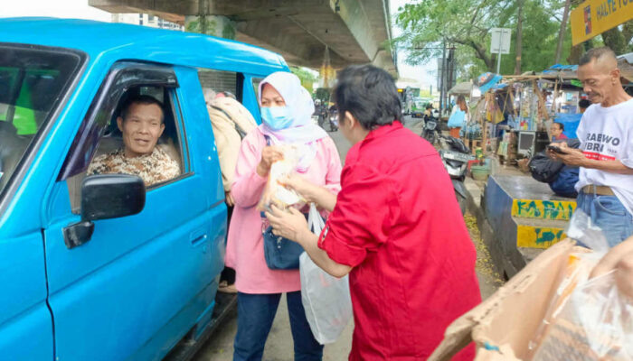Jumat Berbagi Takjil, Kolaborasi Genta dan Media Online