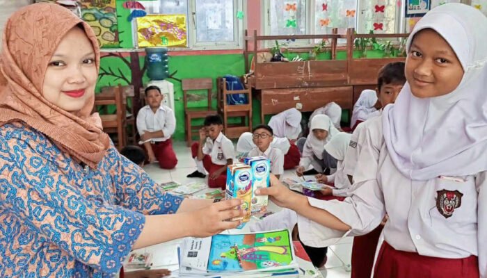 Frisian Flag Gelar Lomba Mewarnai di SDN Balungbang Jaya 3
