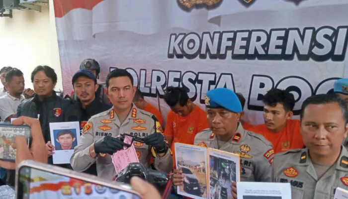 Polisi Tangkap 4 Pelaku Begal Mobil di Tajur begal mobil.