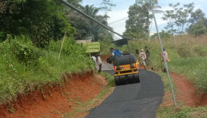 Dana Desa Cair, Pemdes Cigudeg Bangun Jalan Lingkar di Kampung Cicere