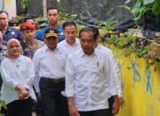 Presiden Jokowi dan Iriana Berkunjung ke Posyandu di Kebon Pedes meriah,Jokowi ke pasar,jokowi